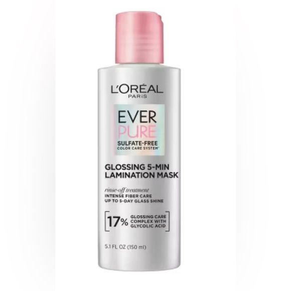 L'Oreal Revitalift Skincare and Makeup Bundle. - Picture 3 of 7